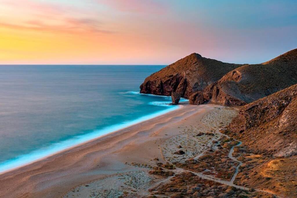 Atico Con Encanto En Cabo De Gata. A 100M De La Playa. 카로보네라스 외부 사진